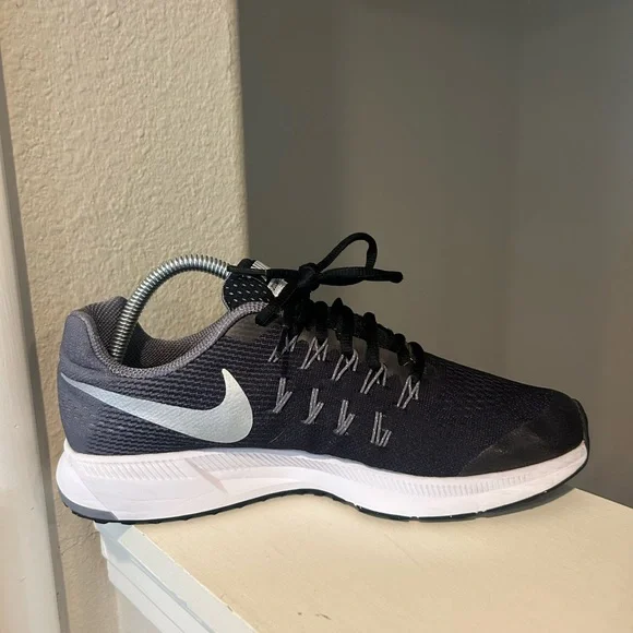 Nike Air Zoom Pegasus 33 Running Shoes Sz 7Y/8.5 Women’s Black/Grey834316-001 - Picture 3 of 9